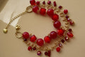 Bracelet Rouge Élégant – Une Touche de Passion et de Style